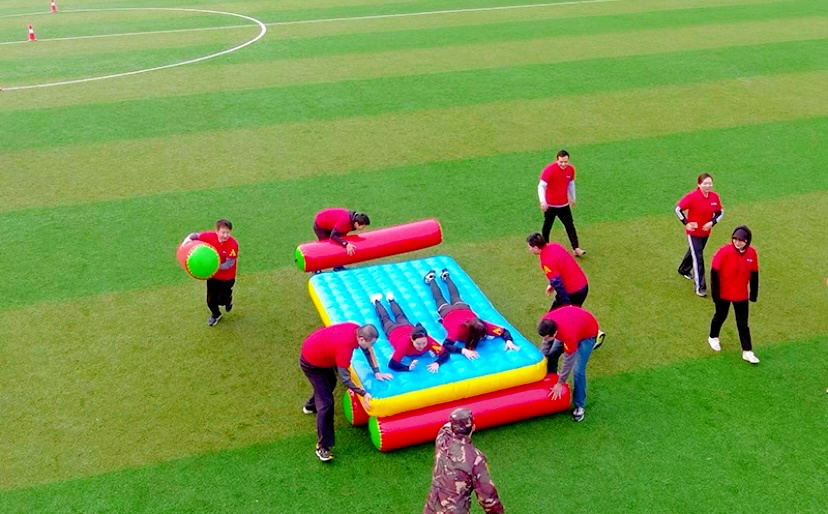 充气趣味运动会道具铁甲战车出租出售