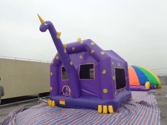 侏罗纪萌趣蹦床