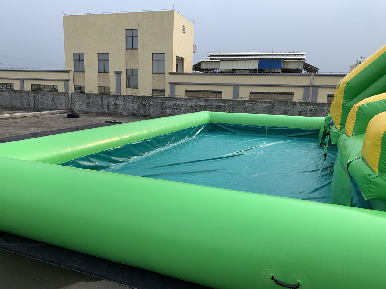 丛林水滑梯泳池出售