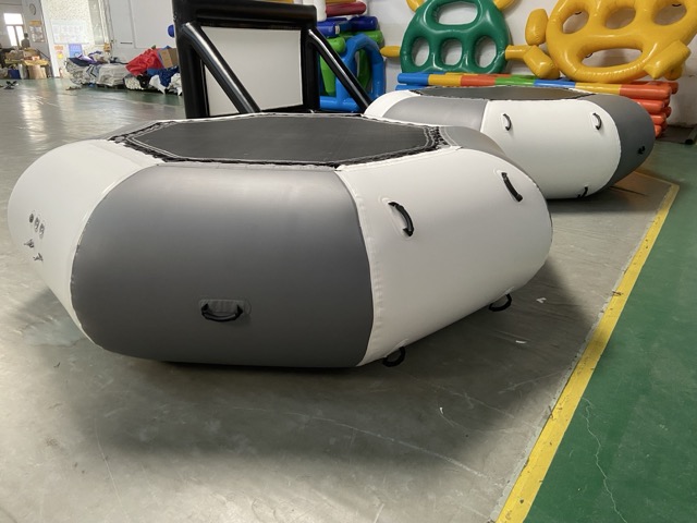 弹跳面水上蹦床租赁