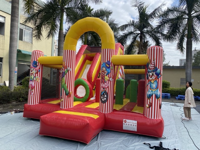 欢乐马戏团充气跳床滑梯出售