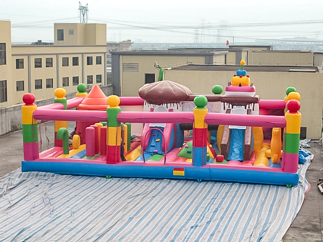 缤纷糖果充气娱乐城出售