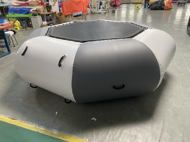 3×3M PVC 环保充气水上跳床